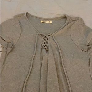 Hollister tie up tee!!